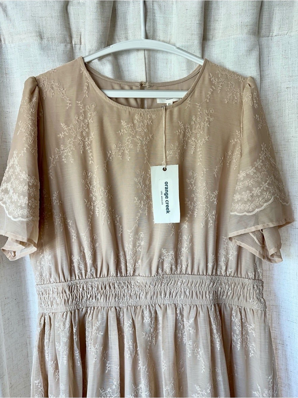 XL NWT 'Cecilia' Embroidered Chiffon Midi Dress in Champagne - Picture 2 of 7